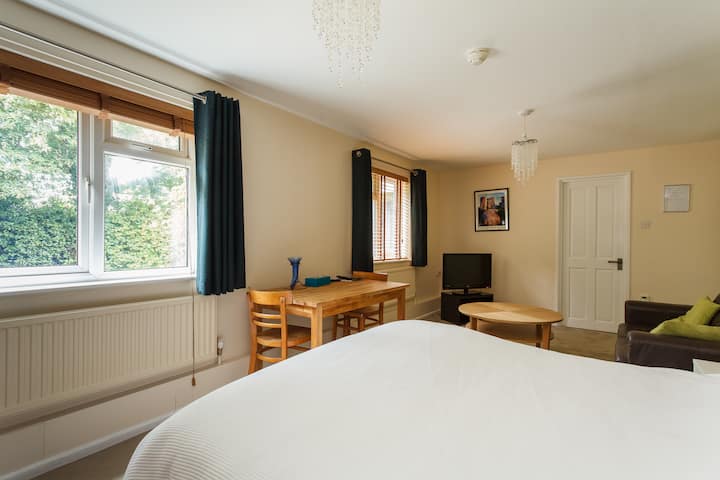 Central modern Self-catering flat