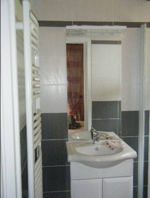 Salle d'eau de "La Sache"