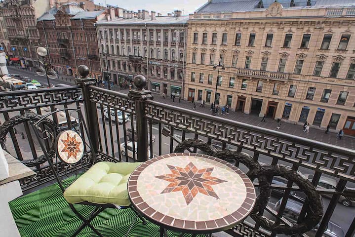 Невский проспект с Балконом