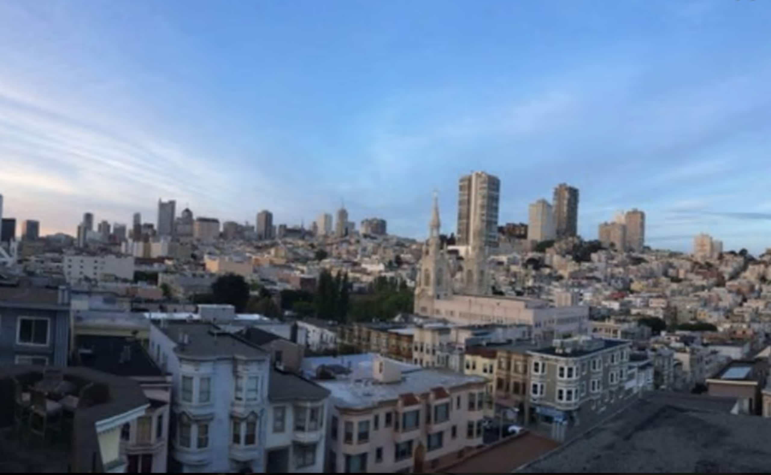 Condo in San Francisco · ★4.99 · 2 bedrooms · 2 beds · 1.5 baths - Image 39