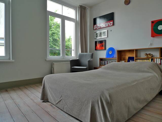 Arty House "Barbara"  Brussels Centre