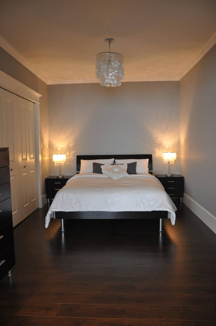 Cordova Bay Beach Suite, Oceanfront Guest suites for Rent in Victoria, British Columbia