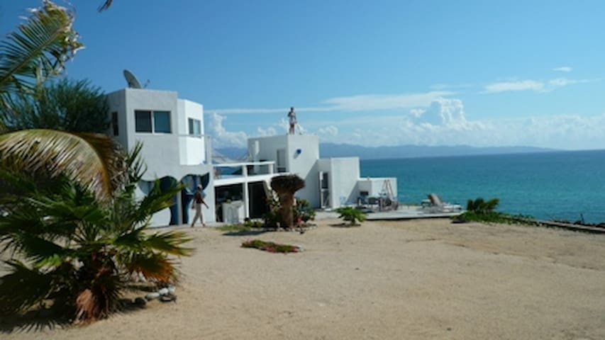 Beachfront LaVentana VIEW-room