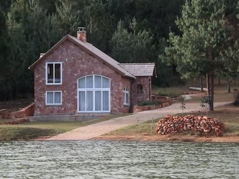 Still Waters Cottage by Lake