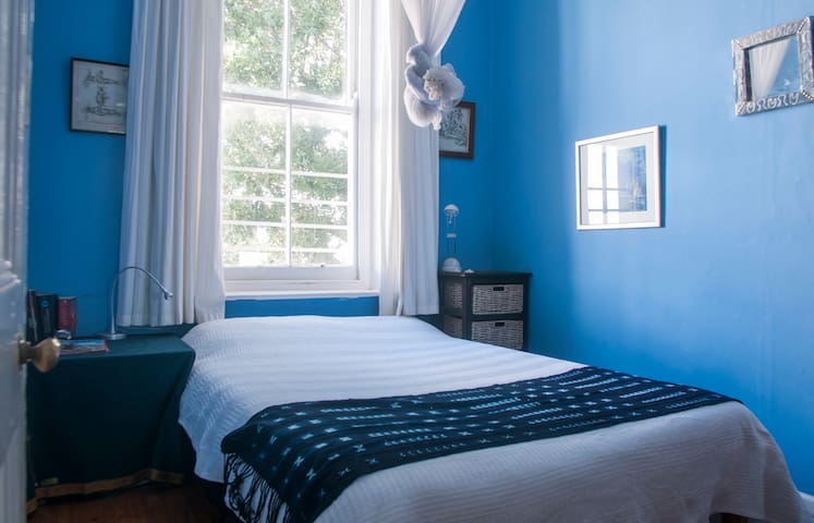 Beautiful 3 bedroom Victorian house gallery image 4