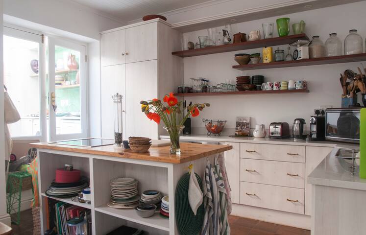 Beautiful 3 bedroom Victorian house gallery image 5