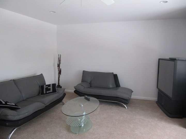 6 Bedroom, 6 Bathroom &  Sleeps 12 - Ventnor City, NJ