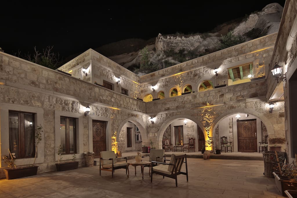 Guzide Cave Hotel Courtyard (Guzide Cave Hotel Avlusu