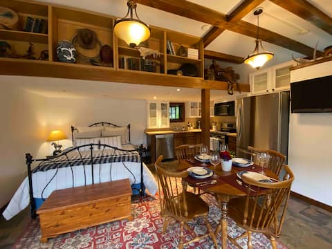 Cowboy Cabin with Mountain View patio.