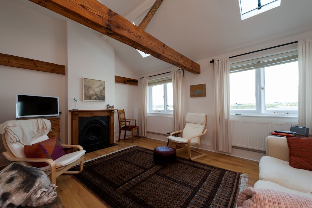 Host sitting room with TV if requested and agreed