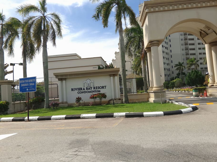 WhatApps or Wechat Owner: 012-2686233 , Riveray Bay Condominium KM 10. Jalan Tanjong Kling 76400 Malacca. Huge Rooms (1116) with 2bedrooms,Small kitchen,Dining room & Living Room Per Day only Rm200 , Small rooms (1010) one bartender,one bedroom,living room Per day only Rm100. My email:justin@hlmould.com