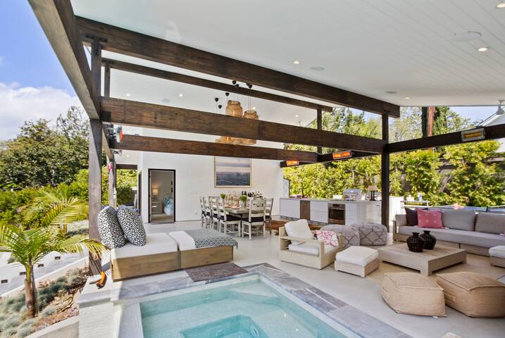 Increadible Villa with pool indoor outdoor living gallery image 4