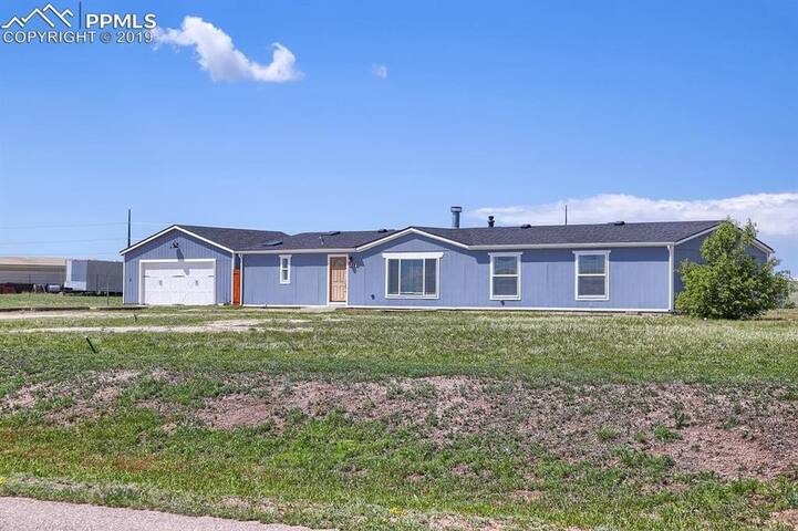 Airbnb Calhan Vacation Rentals Places To Stay Colorado