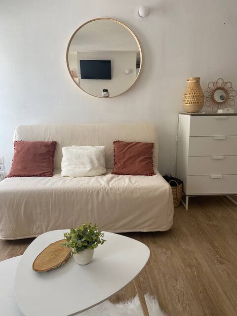 Annonce Airbnb populaire: Nice 2-room apartment with bedroom and free outdoor parking à Barèges