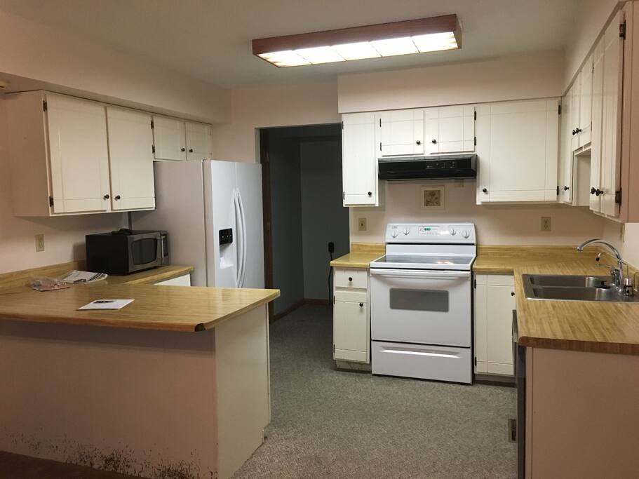 Refrigerator/Stove/Microwave/Dishwasher