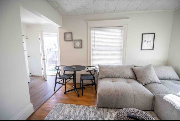 Upper Monroe Cozy Perfect For Long Stays - Rochester, NY