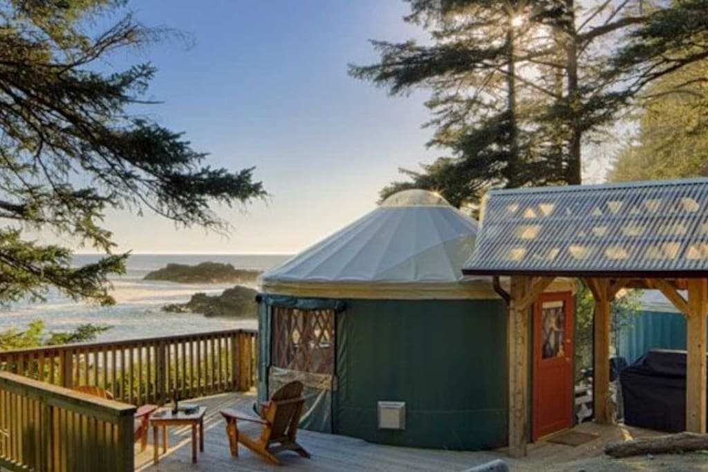 Enjoy breathtaking oceanviews from the Large Yurt