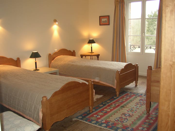 Chambre 3 (3 lits simples) - Room 3 (3 simple beds)