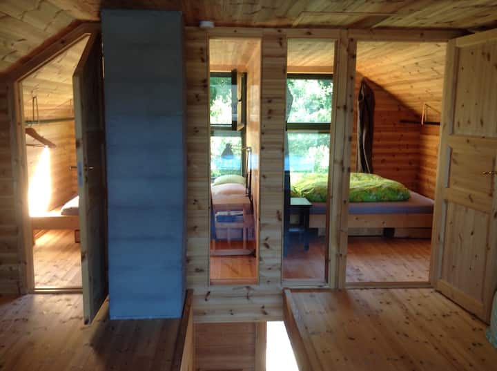 楼上， 2间卧室