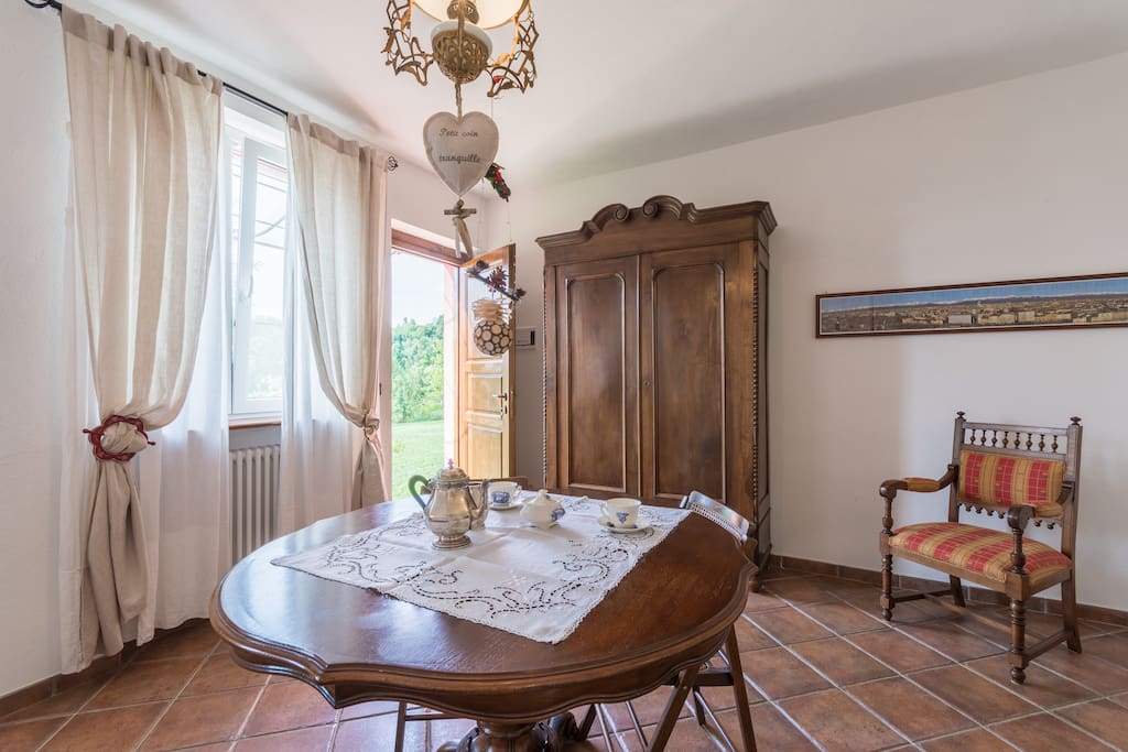 Tavolo della camera da letto