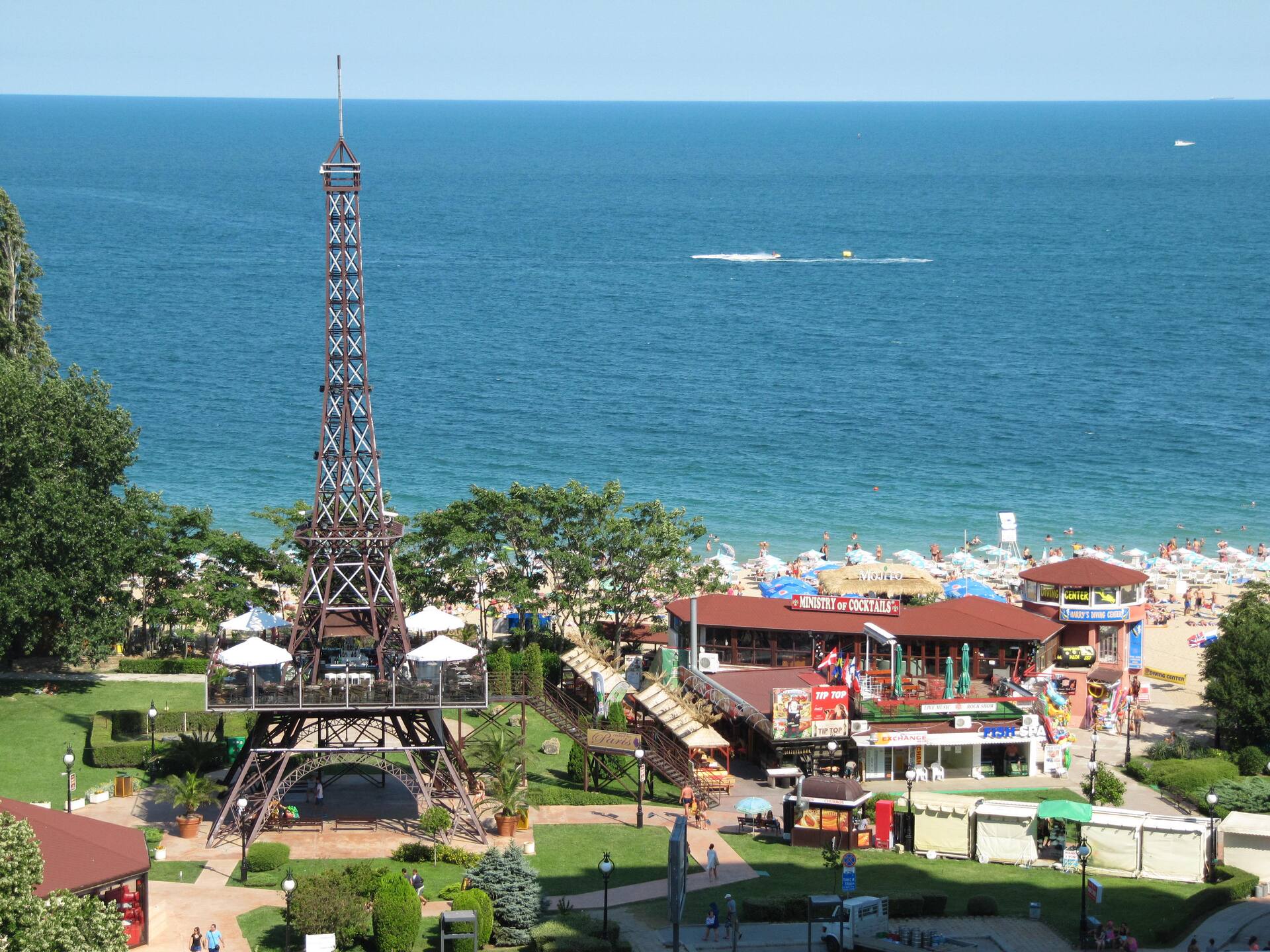 Sea apartment center Golden sands