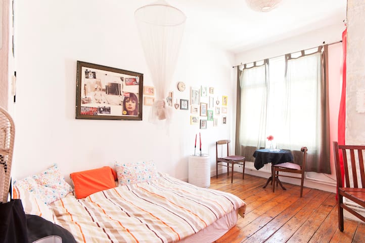 Beautiful Room in the City Centre!