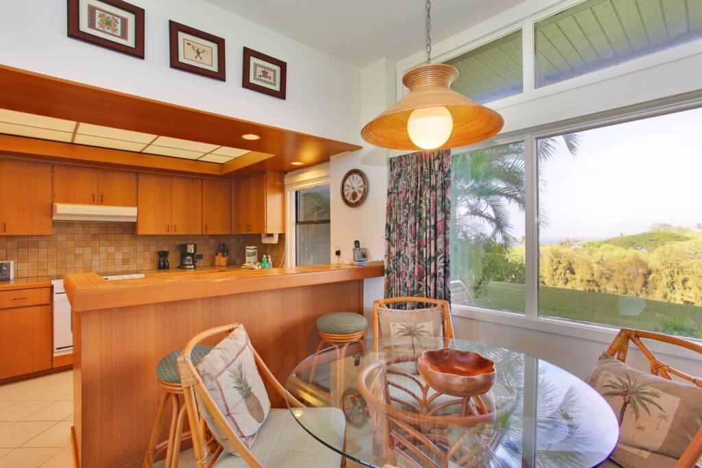 Table and chairs for up to 4 people.