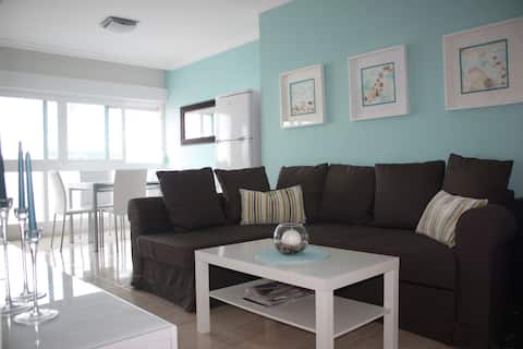 Popular Airbnb listing: Bright apartment and close to the best Urban Beach in Las Palmas De Gran Canaria