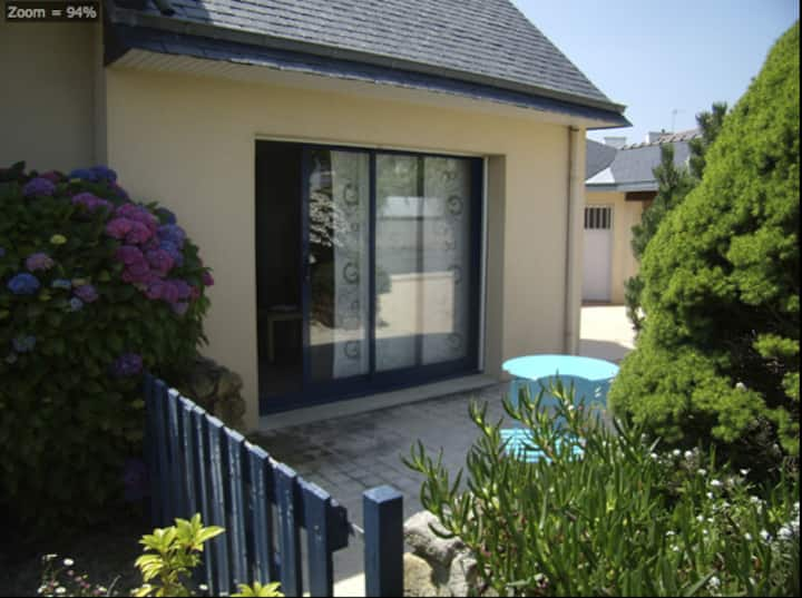 Sea Home in Finistère (walled garden)