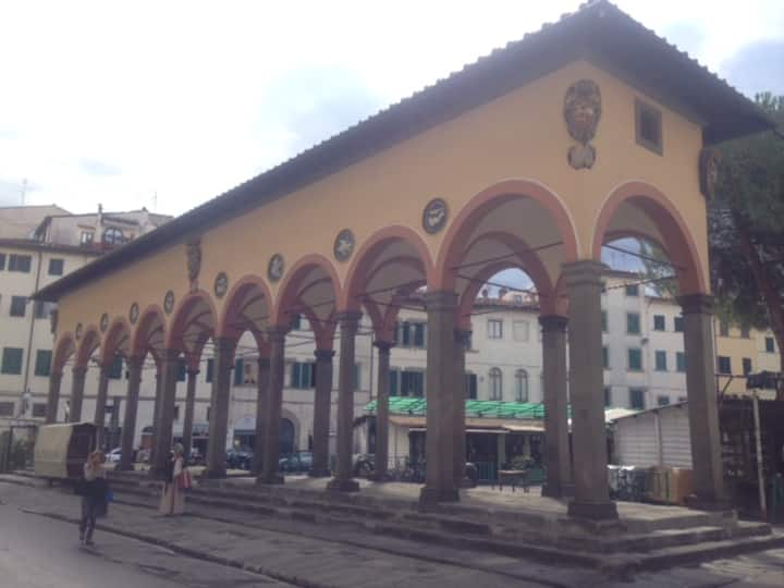 Studio Appartment near Sta Croce Superb Location