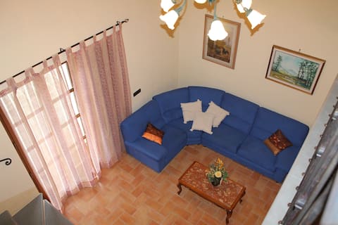 Successful Airbnb property: Lovely stone house, infinity pool in Monte Santa Maria Tiberina