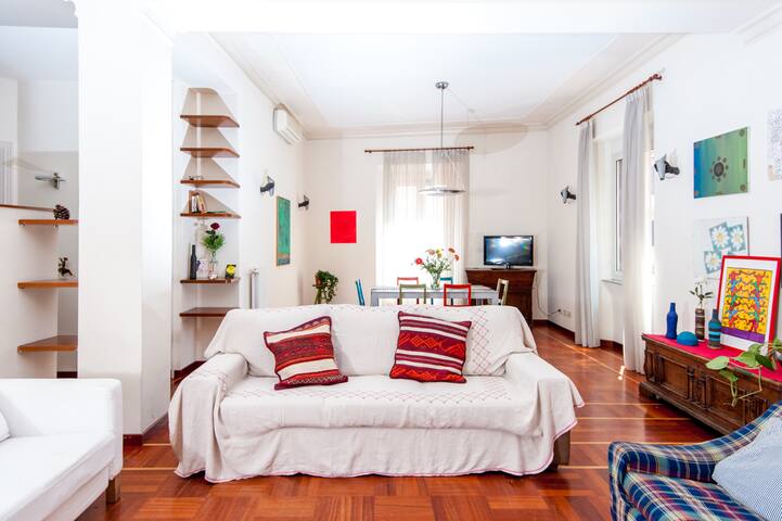 Grandomus Colosseo 5 rms+3 bathrms gallery image 3