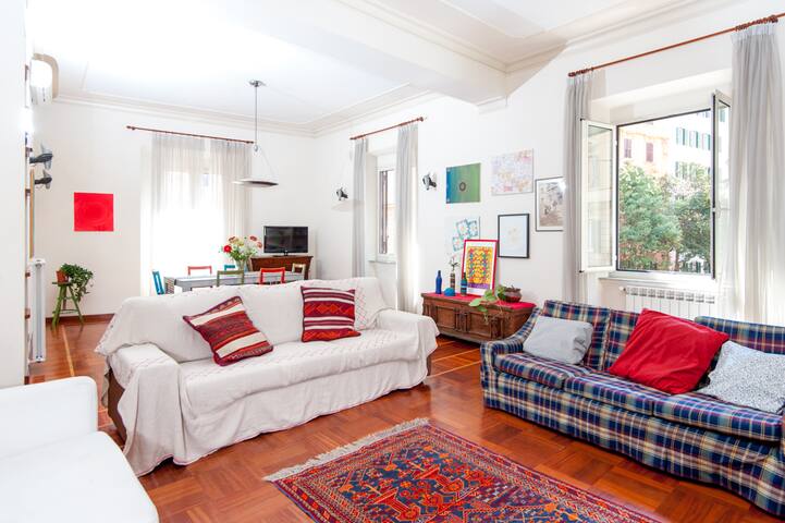 Grandomus Colosseo 5 rms+3 bathrms gallery image 4