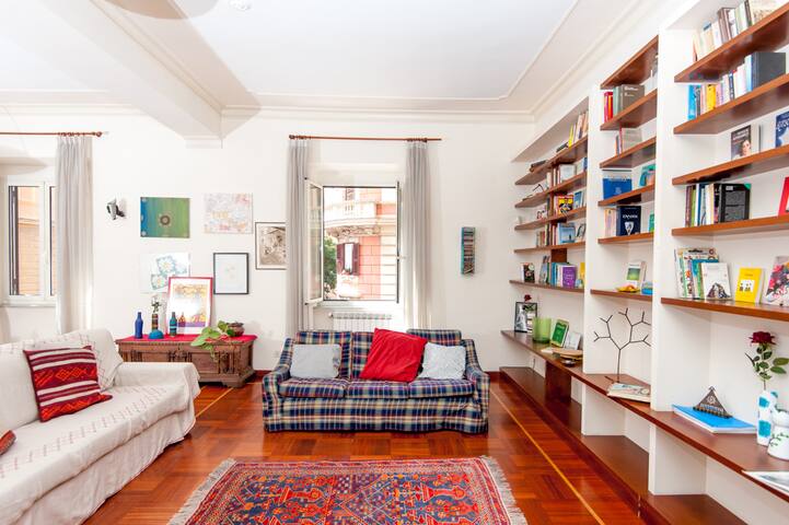 Grandomus Colosseo 5 rms+3 bathrms gallery image 2