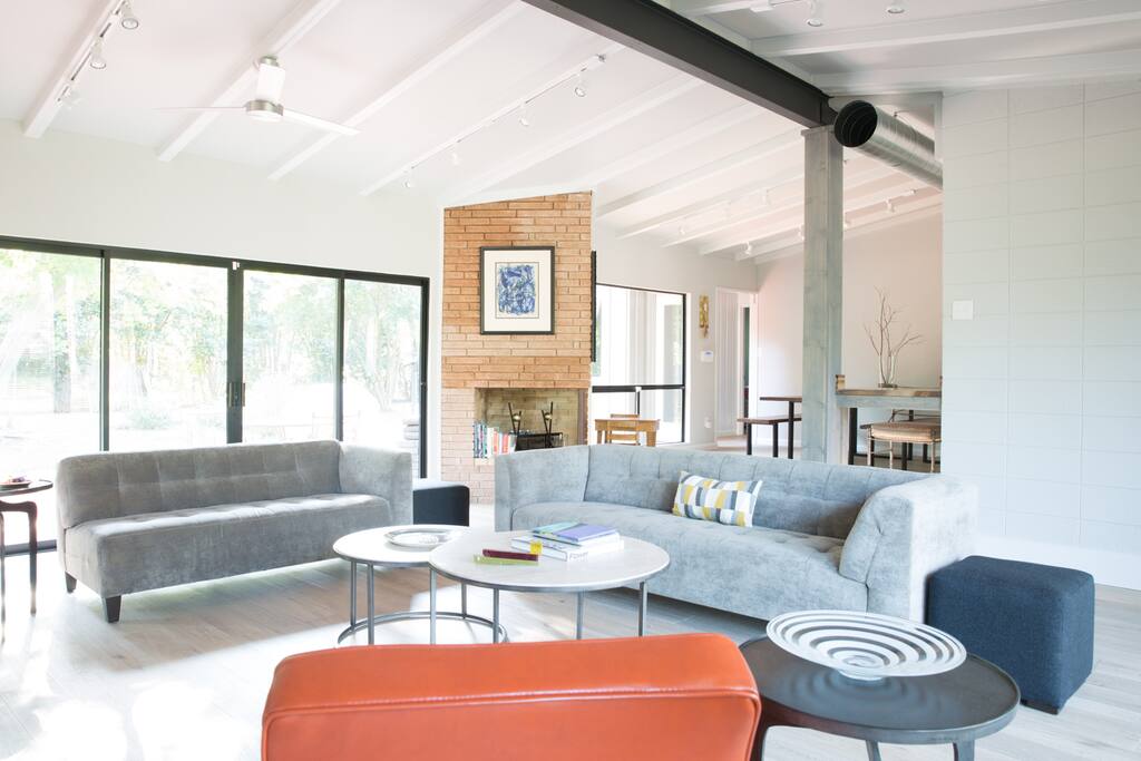 Midcentury Modern in Cameron Park Houses for Rent in Waco, Texas