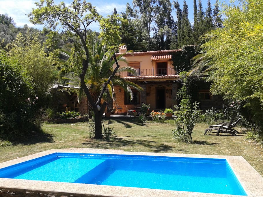 Casa con jardín dentro de un bosque - Casas rurales en alquiler en