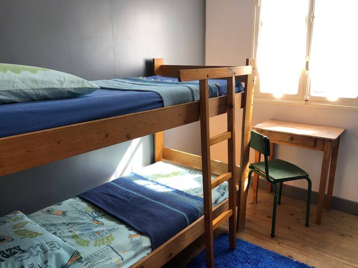 Krevate marinari + 1 dyshek shtesë poshtë krevatit