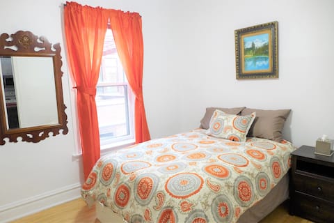 Private room, shared apartment, easy city access.