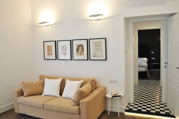 Stylish apartment nearby Spanish Steps (6 persons) gallery image 2