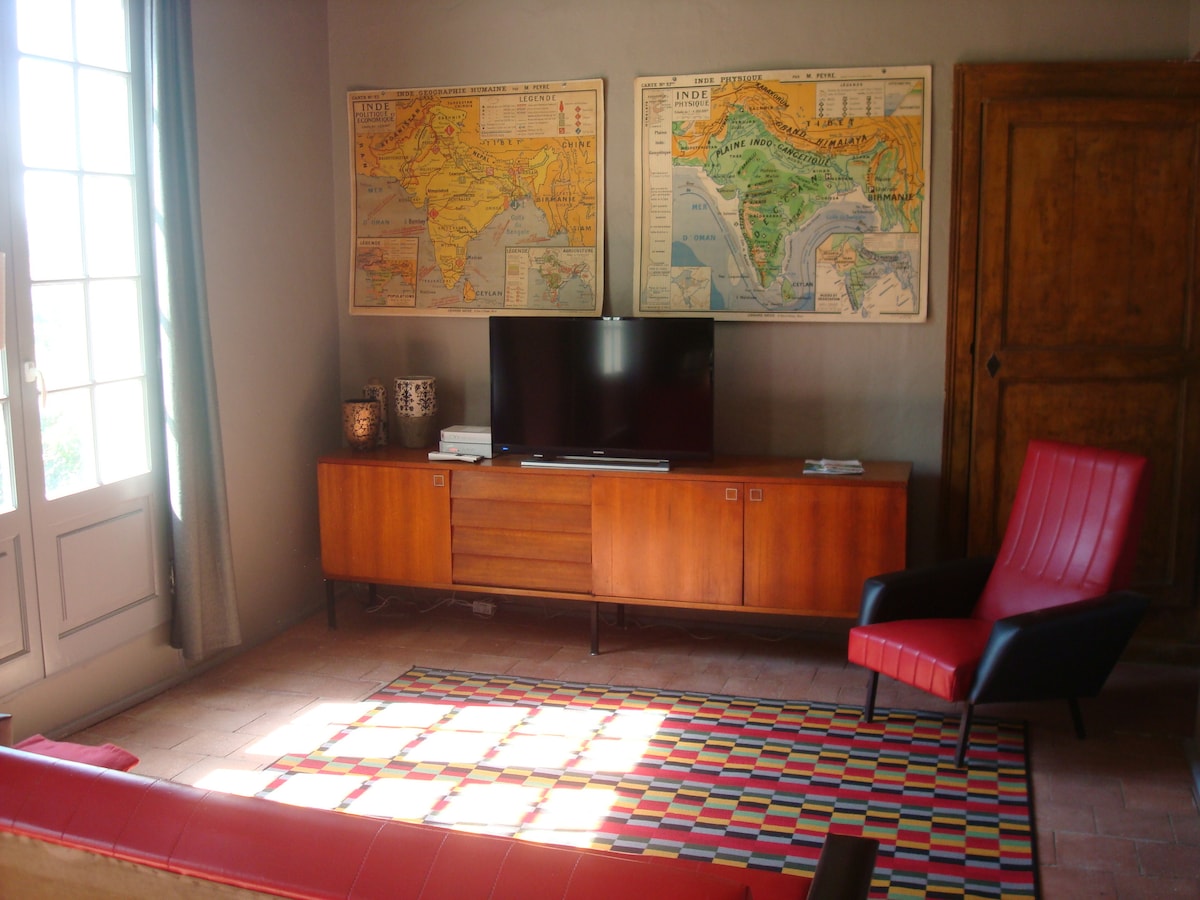 Annonce Airbnb populaire: L'Ecole des filles. à Sarthe