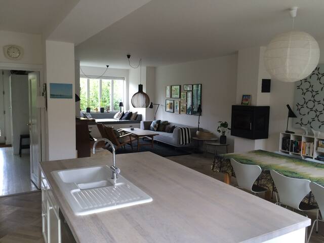 Friendly house close to everything gallery image 2