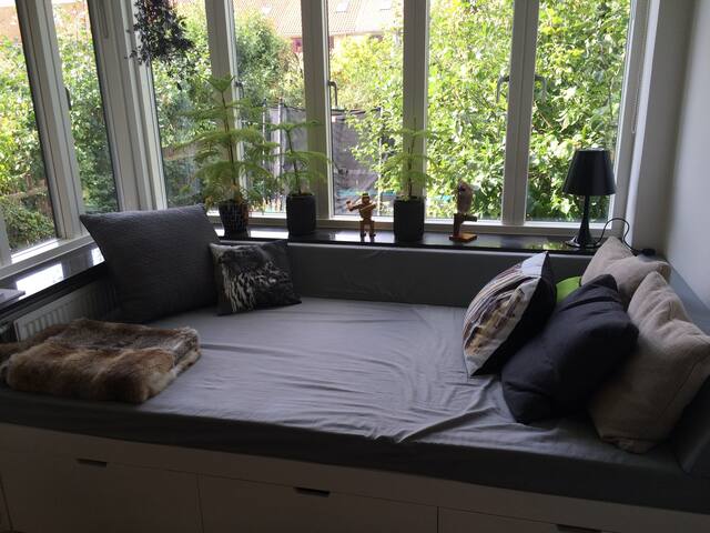 Friendly house close to everything gallery image 4