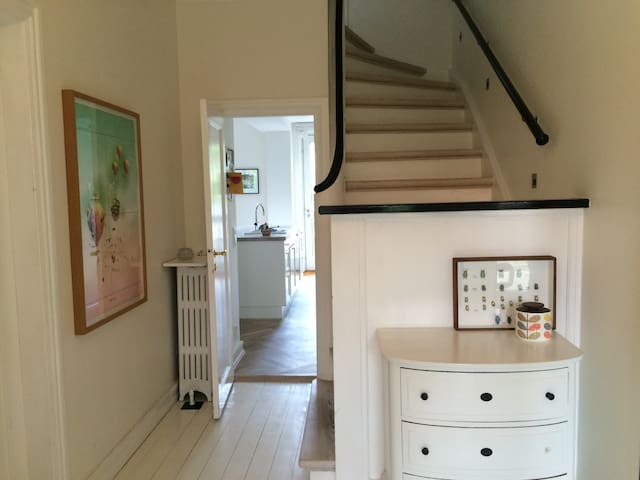 Friendly house close to everything gallery image 3