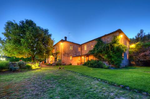 Stunning Villa: 24 guests, private SwimmingPool