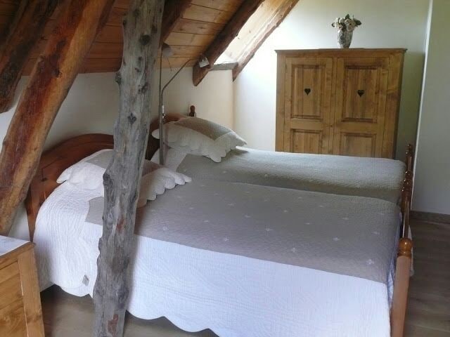 ห้องนอน 3 (เตียงคู่) มองเห็นระเบียง