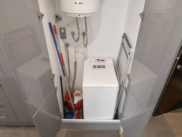 2 bedroom 2 bathroom apartment in Barcelona center gallery image 2