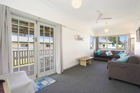 Beachhouse Barrenjoey By Accom Holidays