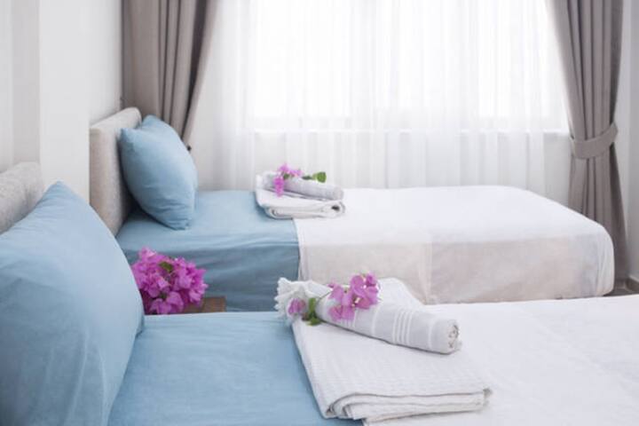 2 habitaciones de una sola habitación. 