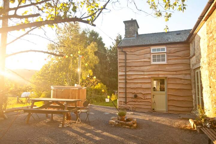 Beautiful Welsh Longhouse Retreat Cottages For Rent In