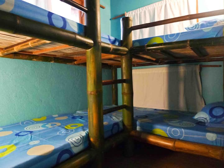 2nd bedroom can accommodate 4 people comfortably